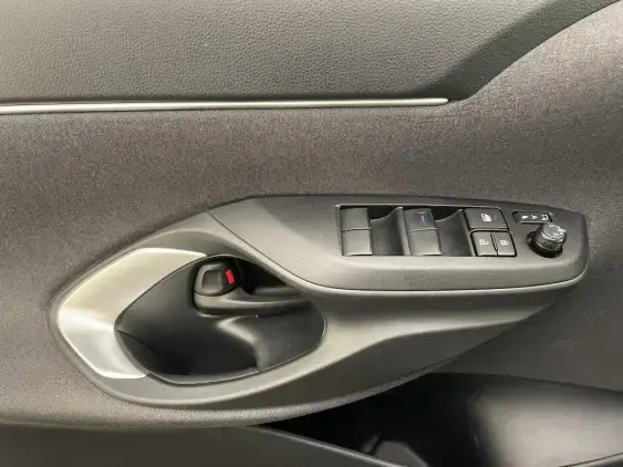 TOYOTA YARIS CROSS I - voiture d'occasion - Photo 17