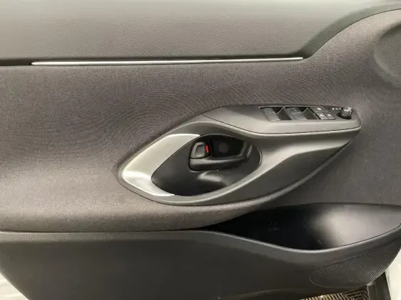 TOYOTA YARIS CROSS I - voiture d'occasion - Photo 19