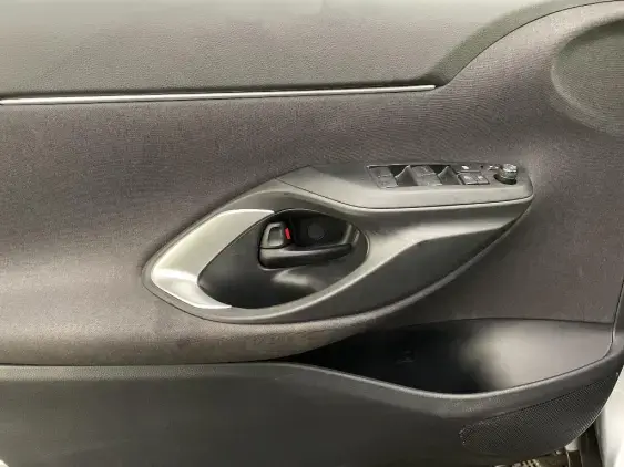 TOYOTA YARIS CROSS I - voiture d'occasion - Photo 19