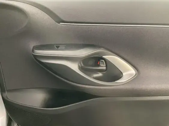 TOYOTA YARIS CROSS I - voiture d'occasion - Photo 20