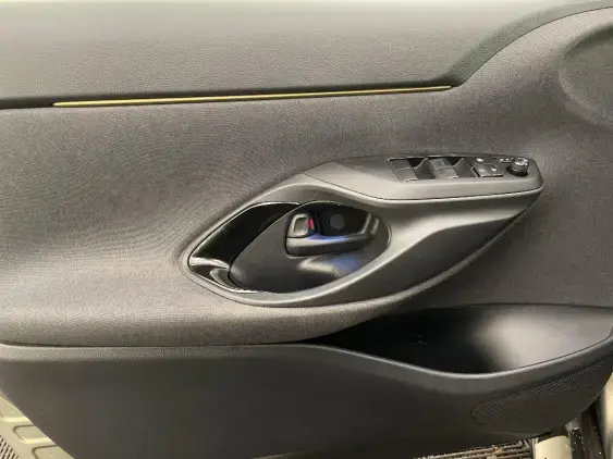 TOYOTA YARIS CROSS I - voiture d'occasion - Photo 19