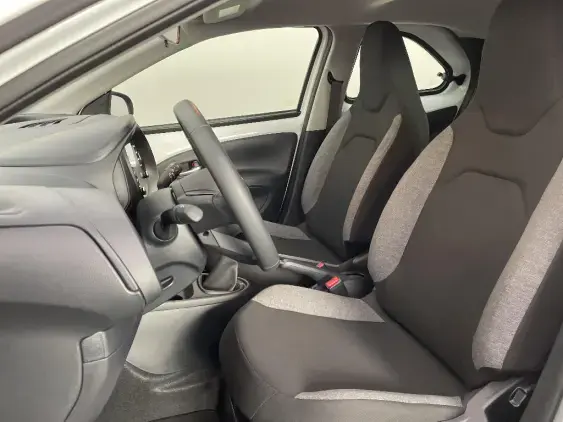 TOYOTA AYGO X - voiture d'occasion - Photo 18