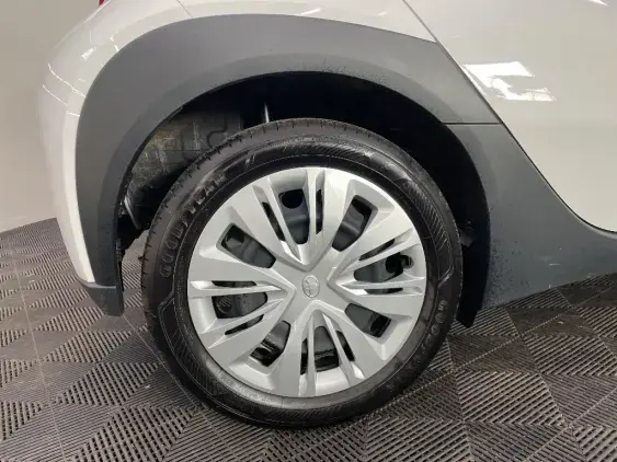 TOYOTA AYGO X - voiture d'occasion - Photo 25