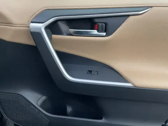 TOYOTA RAV4 V - voiture d'occasion - Photo 20