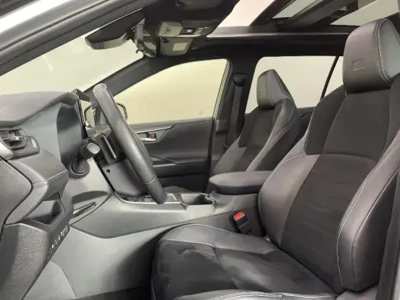 TOYOTA RAV4 V - voiture d'occasion - Photo 18