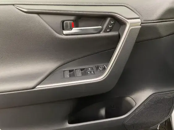 TOYOTA RAV4 V - voiture d'occasion - Photo 19