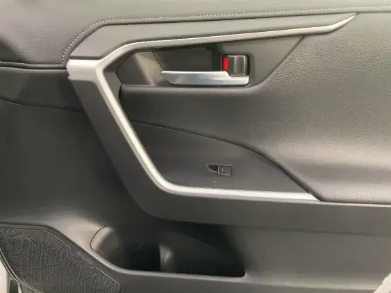 TOYOTA RAV4 V - voiture d'occasion - Photo 20