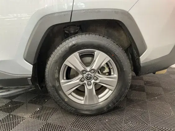 TOYOTA RAV4 V - voiture d'occasion - Photo 24