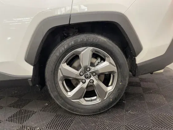 TOYOTA RAV4 V - voiture d'occasion - Photo 24