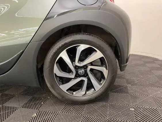 TOYOTA AYGO X - voiture d'occasion - Photo 24