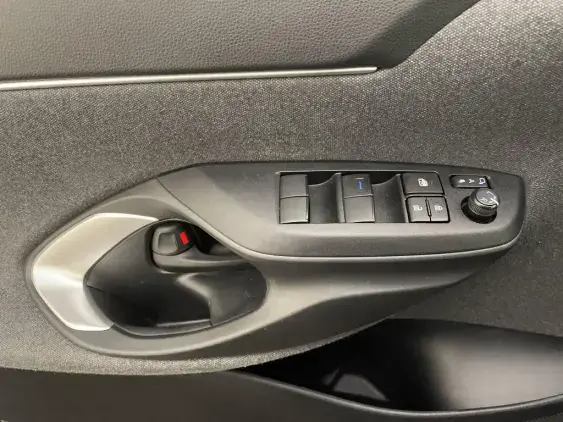 TOYOTA YARIS CROSS I - voiture d'occasion - Photo 17