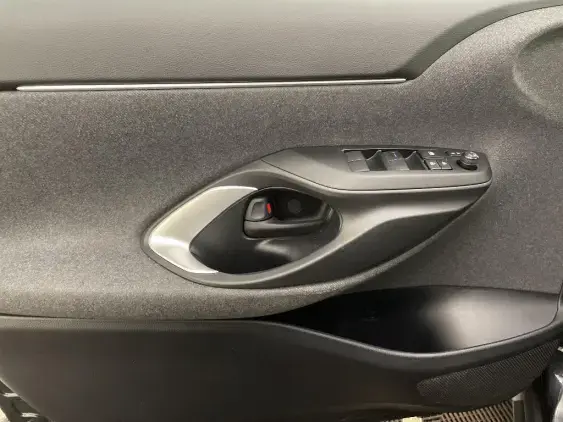 TOYOTA YARIS CROSS I - voiture d'occasion - Photo 19