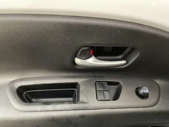 TOYOTA AYGO X - voiture d'occasion - Photo 17