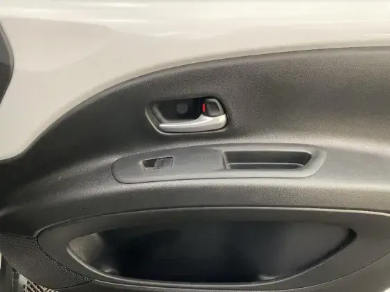 TOYOTA AYGO X - voiture d'occasion - Photo 20