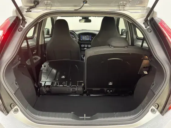 TOYOTA AYGO X - voiture d'occasion - Photo 16