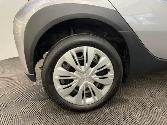 TOYOTA AYGO X - voiture d'occasion - Photo 25