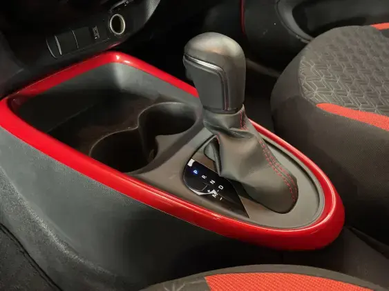 TOYOTA AYGO X - voiture d'occasion - Photo 21