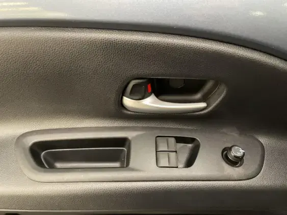 TOYOTA AYGO X - voiture d'occasion - Photo 17