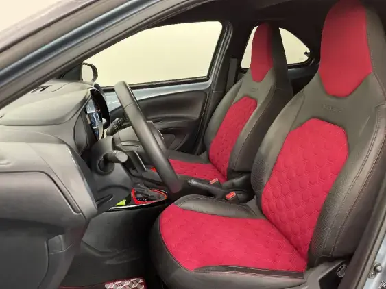 TOYOTA AYGO X - voiture d'occasion - Photo 18