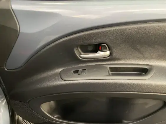 TOYOTA AYGO X - voiture d'occasion - Photo 20