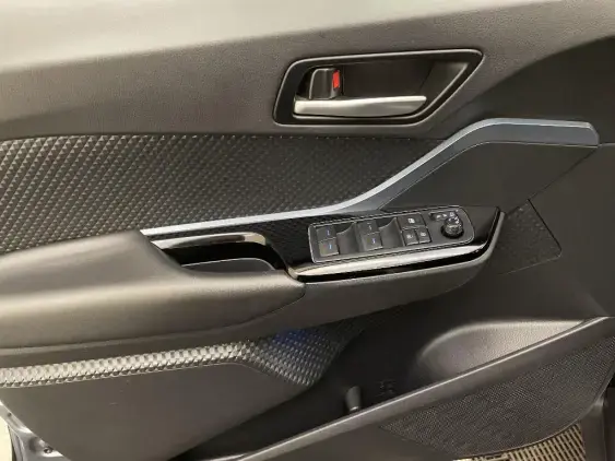 TOYOTA C-HR - voiture d'occasion - Photo 19