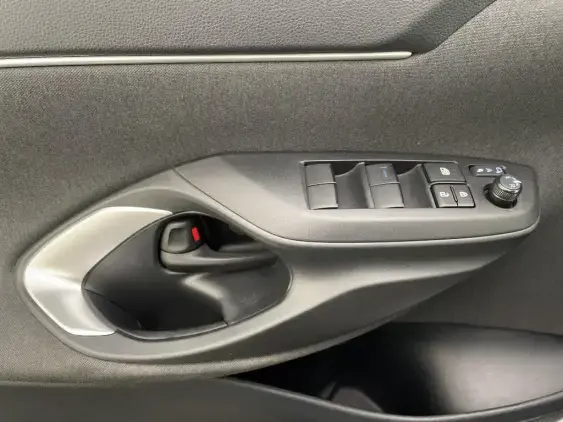 TOYOTA YARIS CROSS I - voiture d'occasion - Photo 17