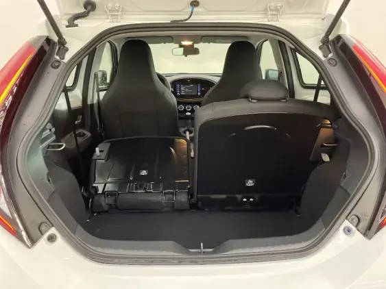 TOYOTA AYGO X - voiture d'occasion - Photo 16