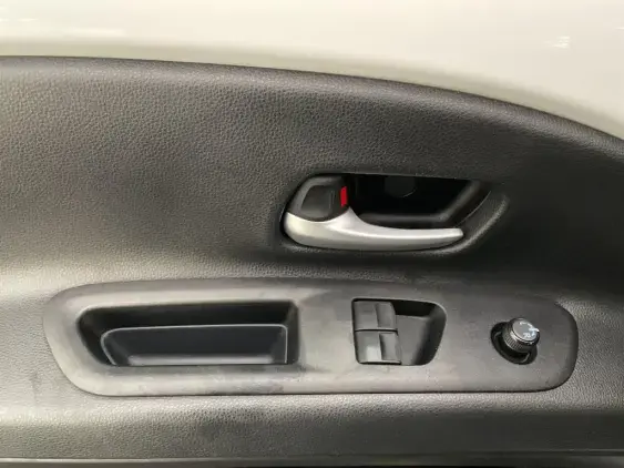 TOYOTA AYGO X - voiture d'occasion - Photo 17