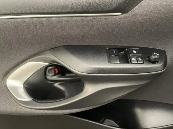 TOYOTA YARIS IV - voiture d'occasion - Photo 17