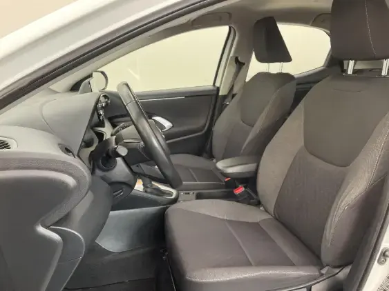 TOYOTA YARIS IV - voiture d'occasion - Photo 18