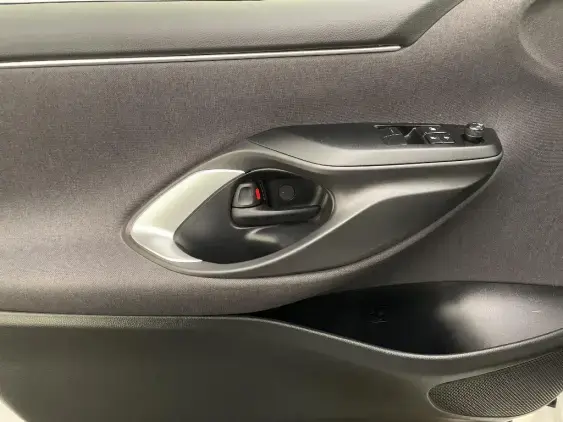 TOYOTA YARIS IV - voiture d'occasion - Photo 19