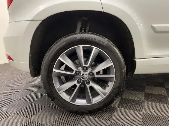 SKODA YETI - voiture d'occasion - Photo 25