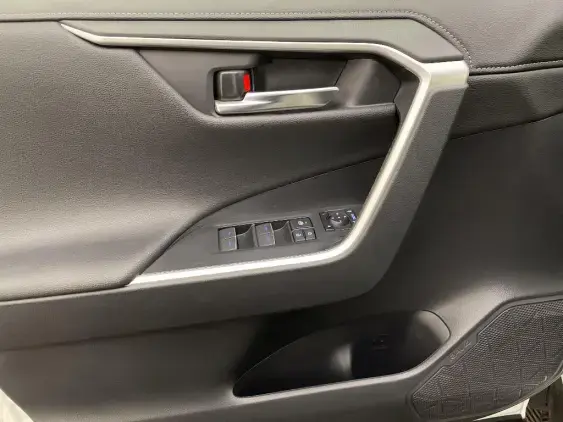 TOYOTA RAV4 V - voiture d'occasion - Photo 19