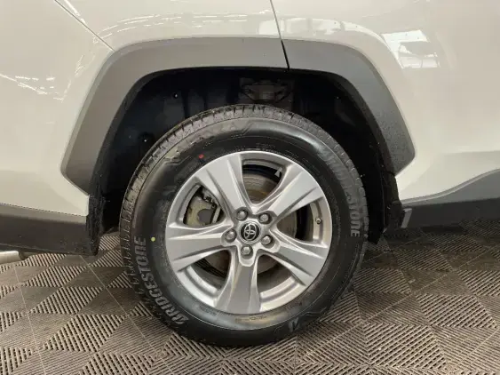 TOYOTA RAV4 V - voiture d'occasion - Photo 25