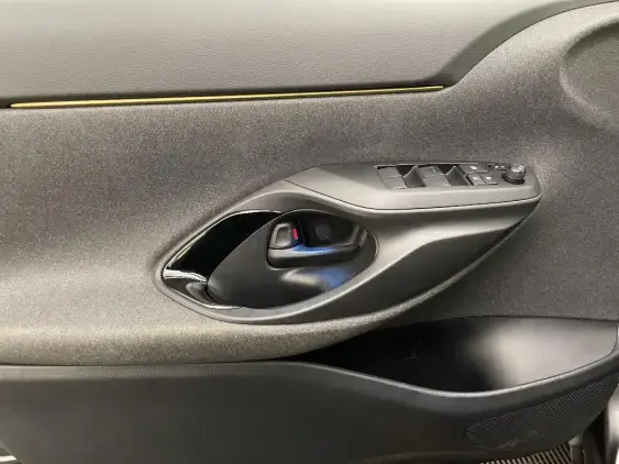 TOYOTA YARIS CROSS I - voiture d'occasion - Photo 19