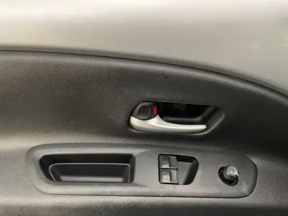 TOYOTA AYGO X - voiture d'occasion - Photo 17