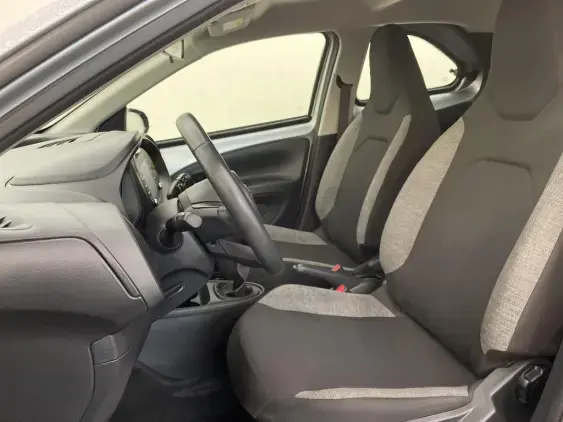 TOYOTA AYGO X - voiture d'occasion - Photo 18