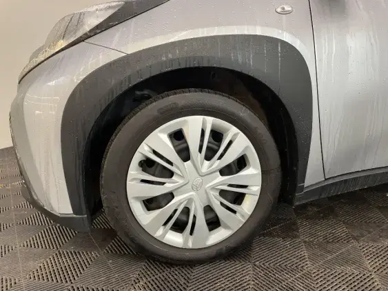 TOYOTA AYGO X - voiture d'occasion - Photo 23