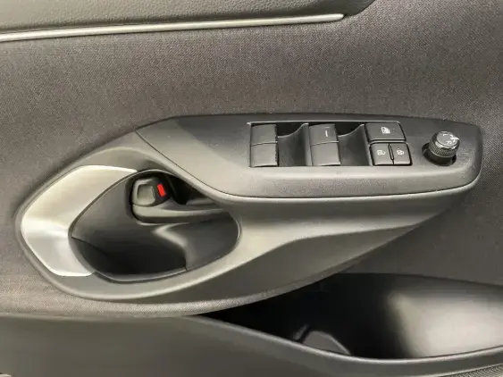 TOYOTA YARIS IV - voiture d'occasion - Photo 17