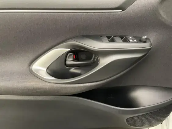 TOYOTA YARIS IV - voiture d'occasion - Photo 19