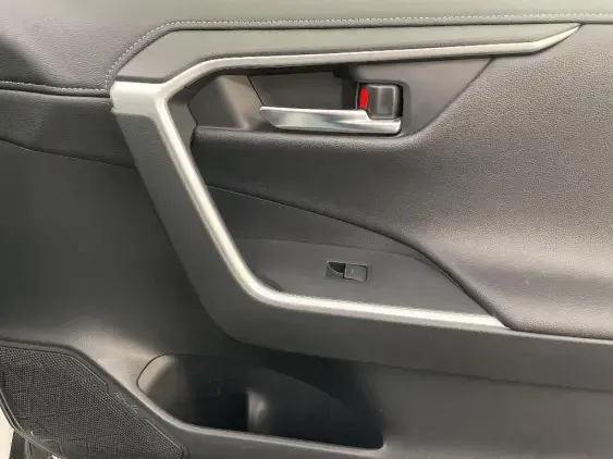 TOYOTA RAV4 V - voiture d'occasion - Photo 20