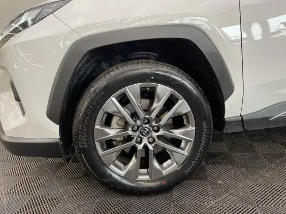 TOYOTA RAV4 V - voiture d'occasion - Photo 23