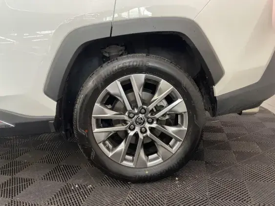 TOYOTA RAV4 V - voiture d'occasion - Photo 24