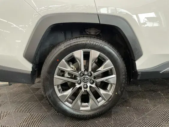 TOYOTA RAV4 V - voiture d'occasion - Photo 25