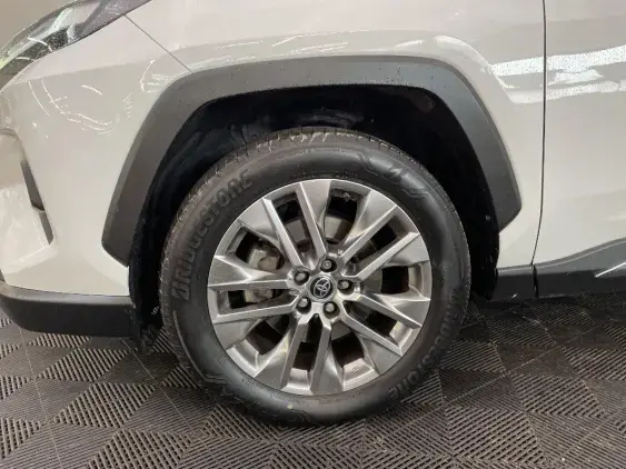 TOYOTA RAV4 V - voiture d'occasion - Photo 23