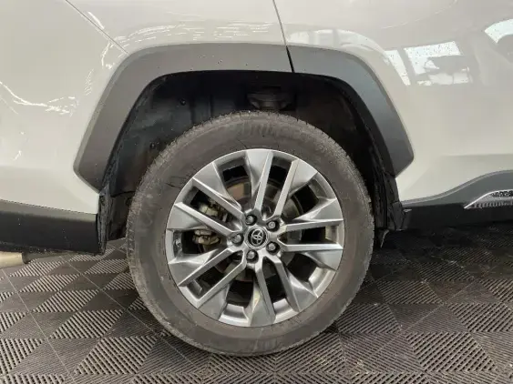 TOYOTA RAV4 V - voiture d'occasion - Photo 25