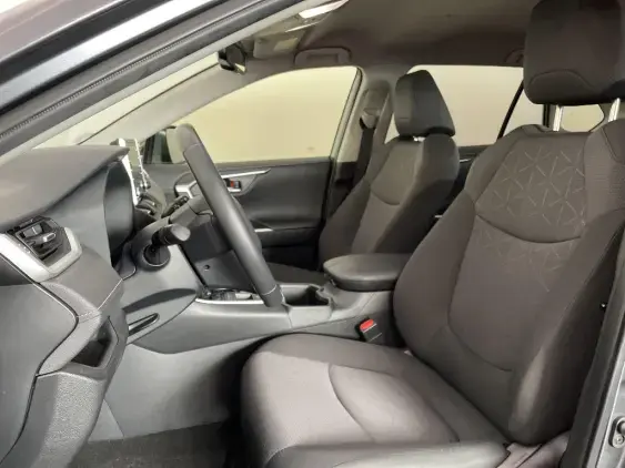 TOYOTA RAV4 V - voiture d'occasion - Photo 18