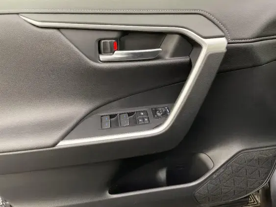 TOYOTA RAV4 V - voiture d'occasion - Photo 19