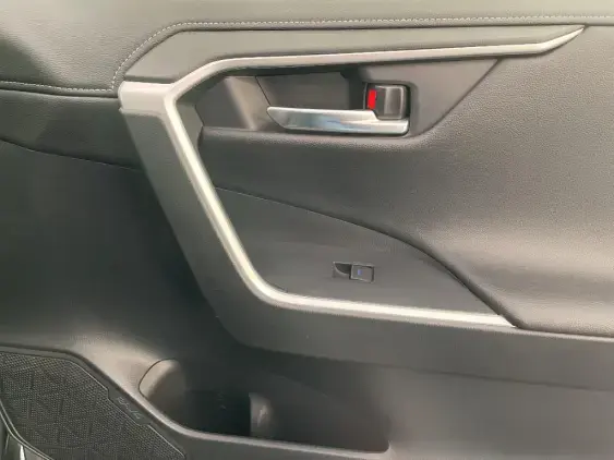 TOYOTA RAV4 V - voiture d'occasion - Photo 20