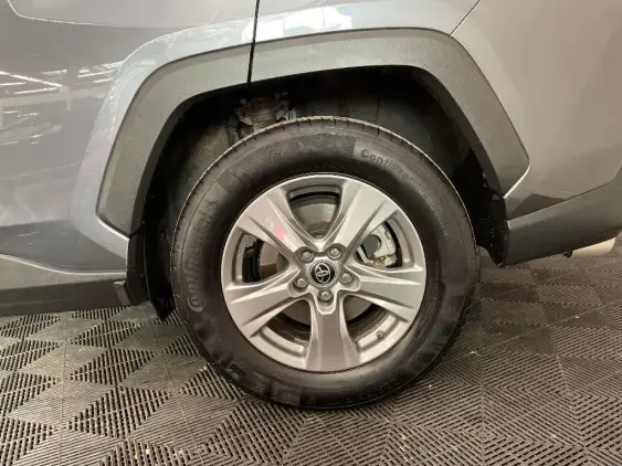 TOYOTA RAV4 V - voiture d'occasion - Photo 24